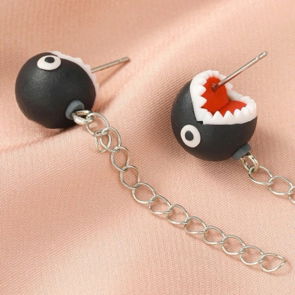 👾 Awesome cartoon chain monster stud tassel stud earrings 🎮 - Picture 1 of 7